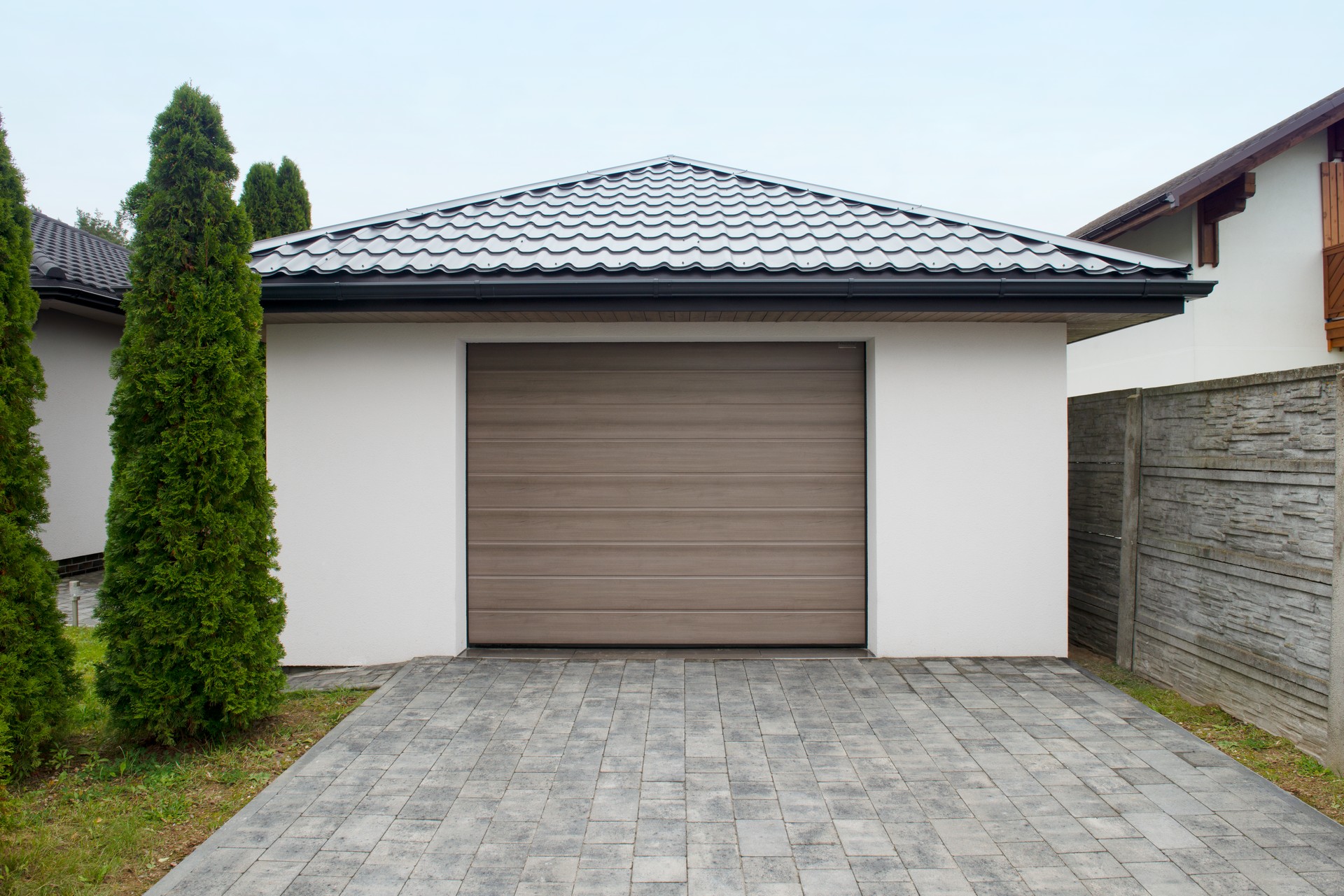 Подарки при заказе секционных гаражных ворот