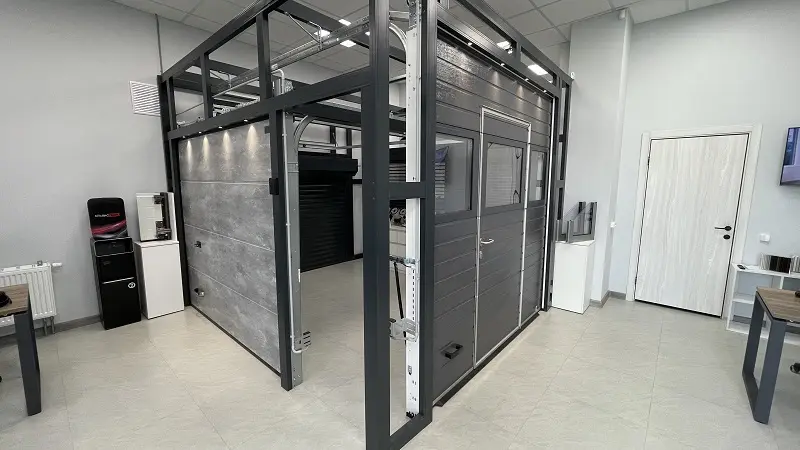 В Екатеринбурге открылся новый шоурум АЛЮТЕХ В Екатеринбурге открылся новый шоурум АЛЮТЕХ